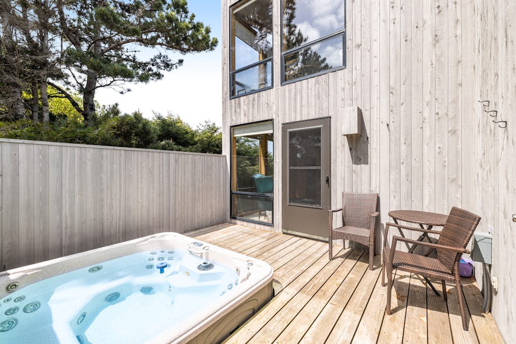 Meadow Home with Private Hot Tub, Ocean Views, Shared pool, Tennis, & Sauna