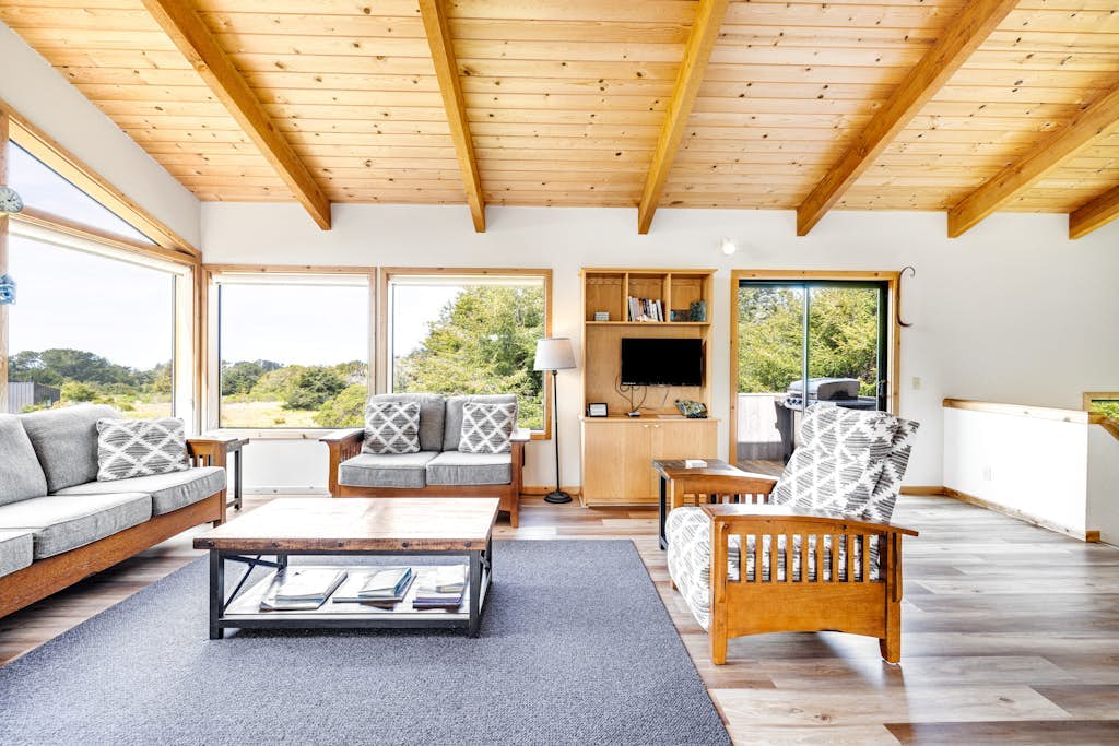 Meadow Home with Private Hot Tub, Ocean Views, Shared pool, Tennis, & Sauna