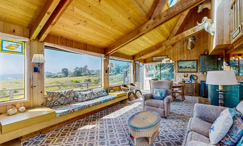 Thayer House - Blufftop home with ocean views, dogs welcome