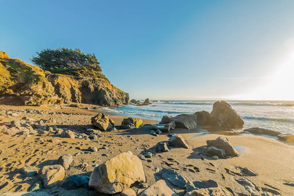 Meadow home with private hot tub on the golf course, dogs welcome