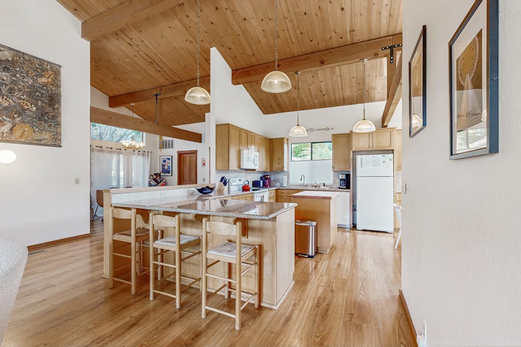 Dreamy lodging with hot tub, pool, beach access, furnished patio