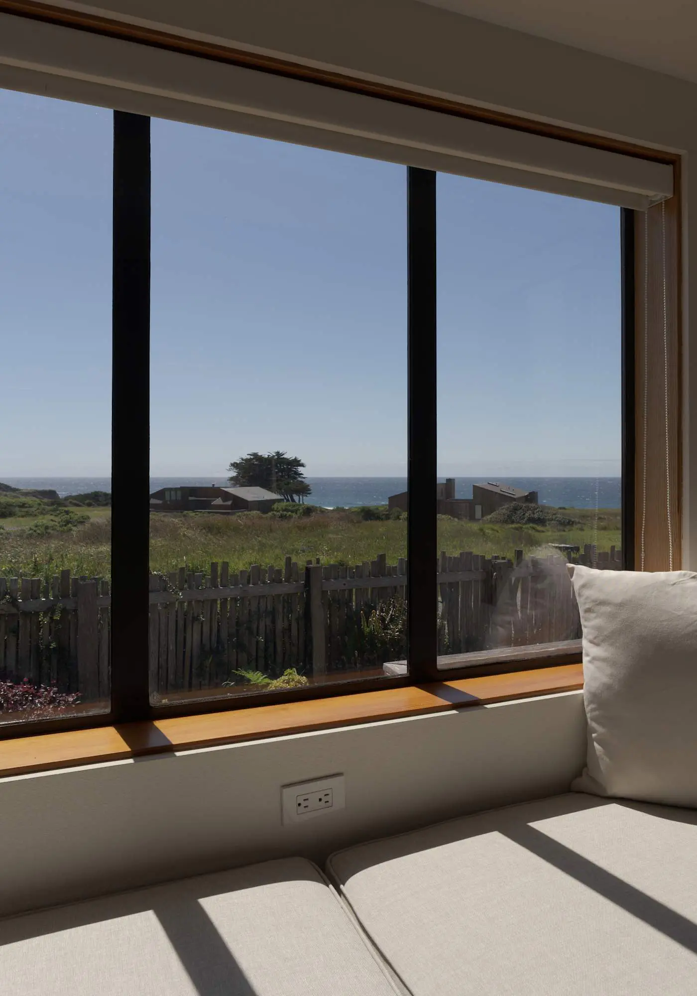Blue Heron - Ocean-view home with private hot tub, EV charger & fireplace