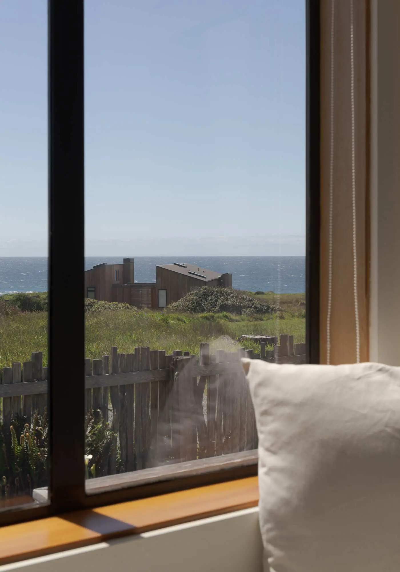 Blue Heron - Ocean-view home with private hot tub, EV charger & fireplace