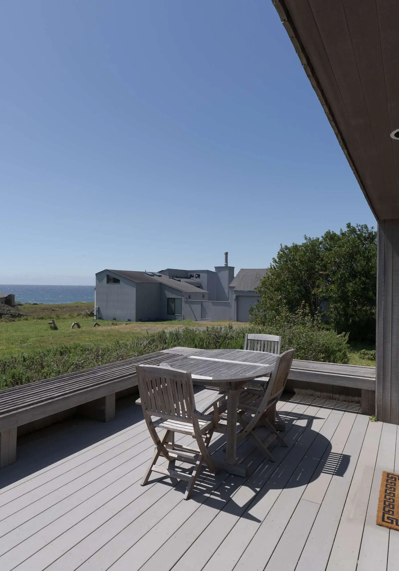 Blue Heron - Ocean-view home with private hot tub, EV charger & fireplace
