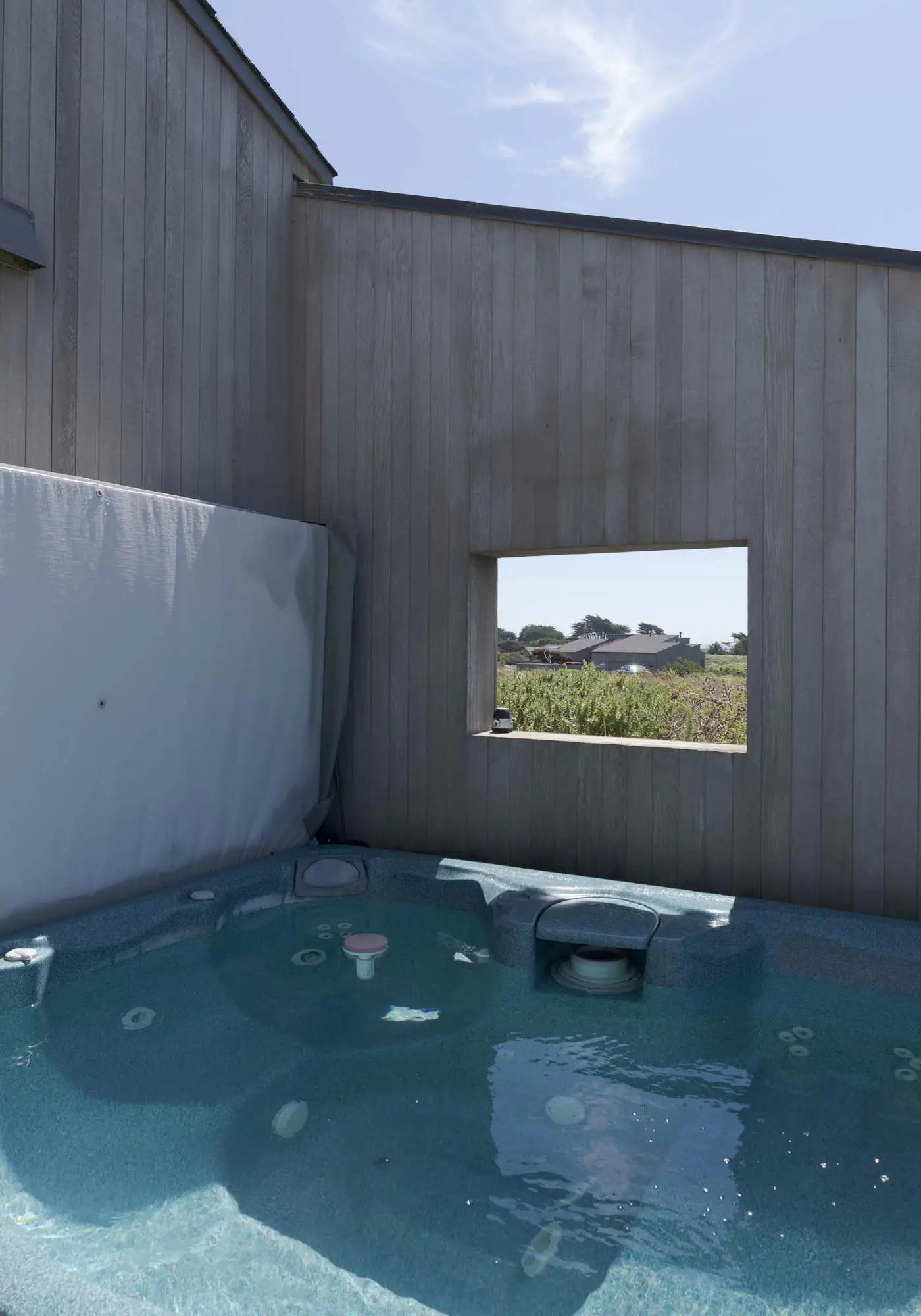 Blue Heron - Ocean-view home with private hot tub, EV charger & fireplace
