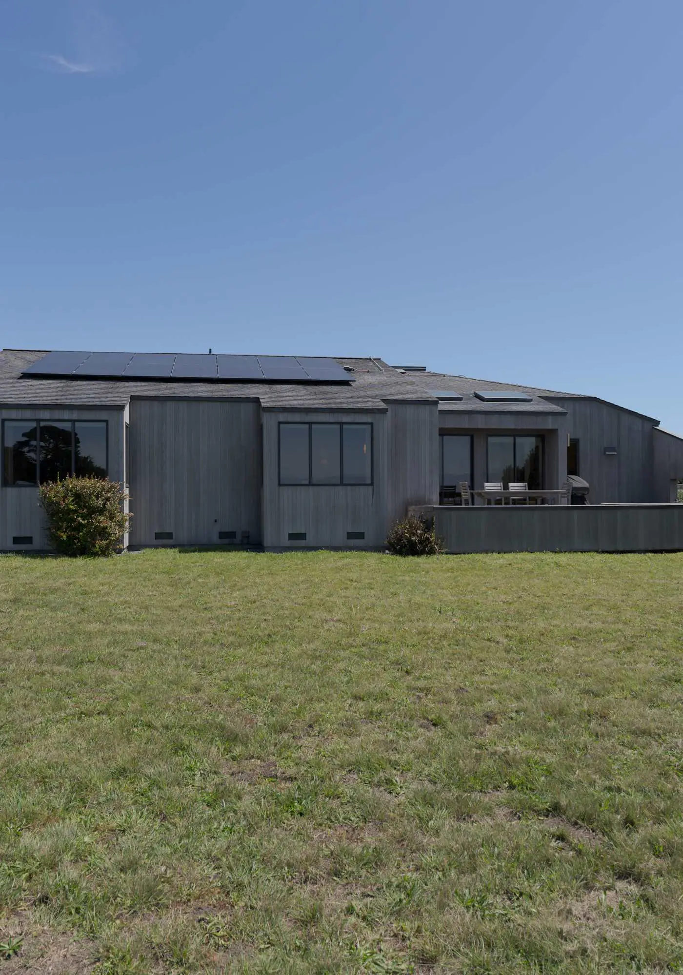 Blue Heron - Ocean-view home with private hot tub, EV charger & fireplace