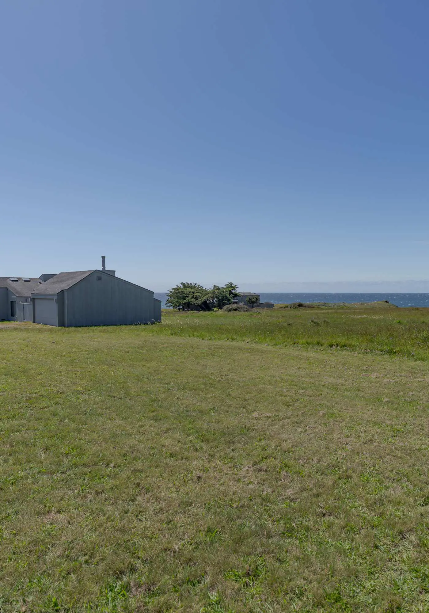 Blue Heron - Ocean-view home with private hot tub, EV charger & fireplace