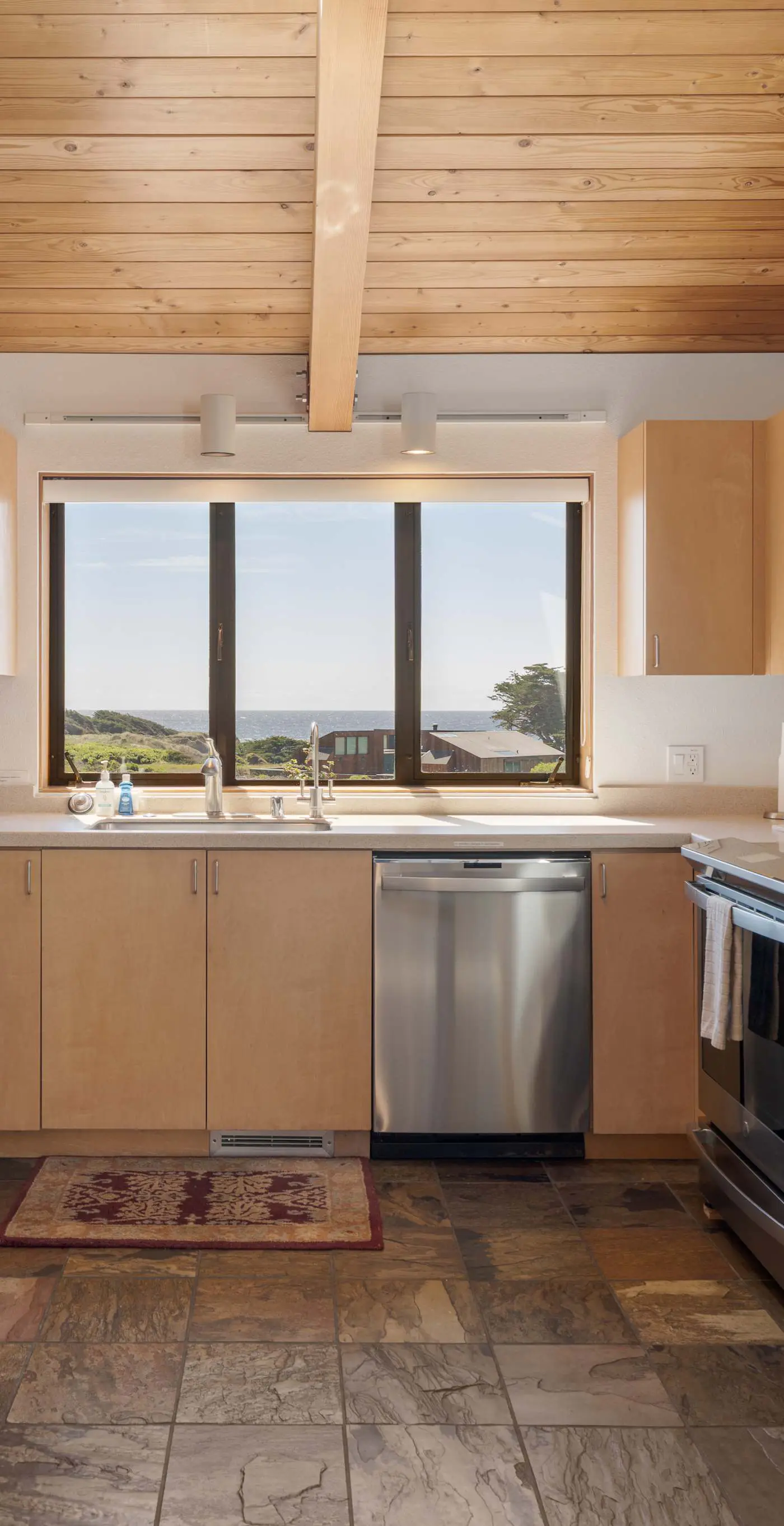 Blue Heron - Ocean-view home with private hot tub, EV charger & fireplace