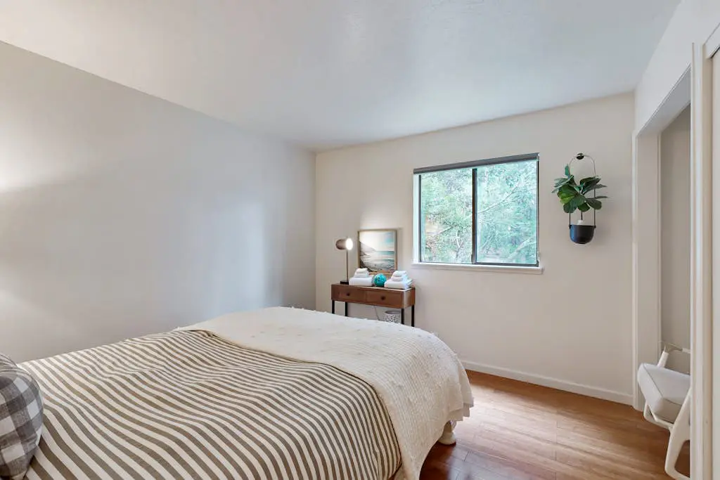 Tree House - Sea Ranch home with deck & grill near Shell Beach, dogs welcome