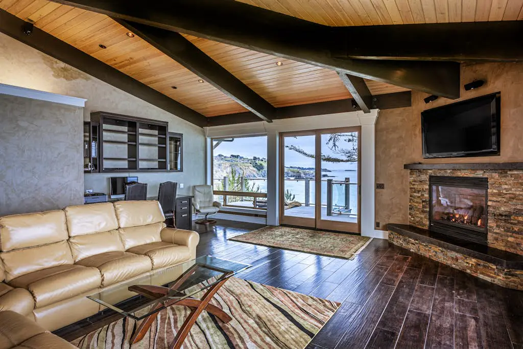 Oceanfront Dream Hideaway - Luxury blufftop home with hot tub, wraparound deck, gourmet kitchen & ocean view
