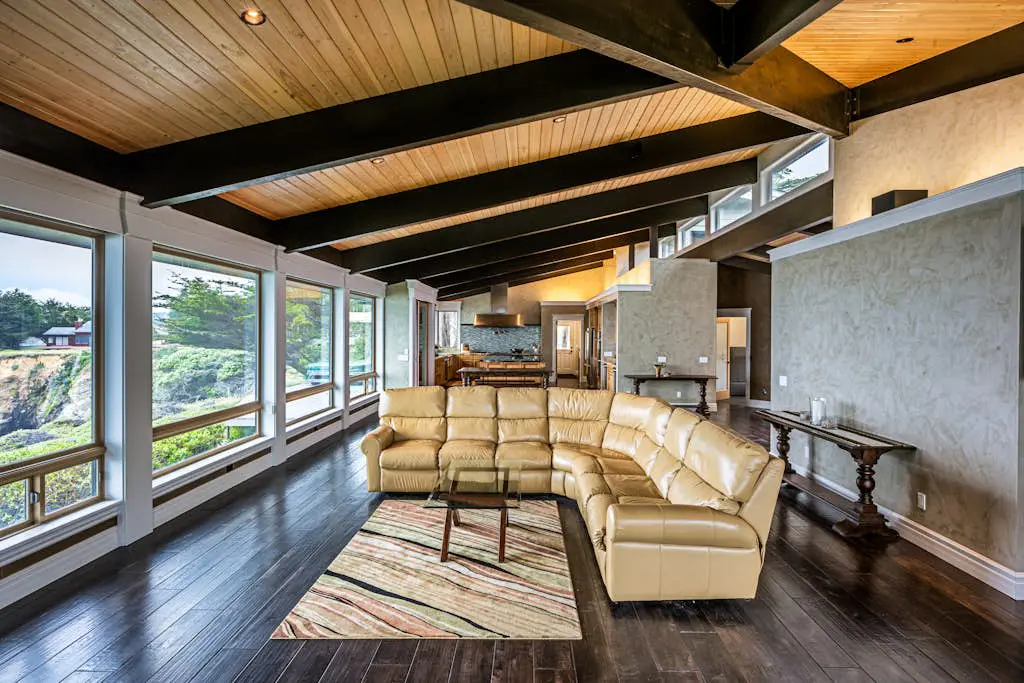 Oceanfront Dream Hideaway - Luxury blufftop home with hot tub, wraparound deck, gourmet kitchen & ocean view