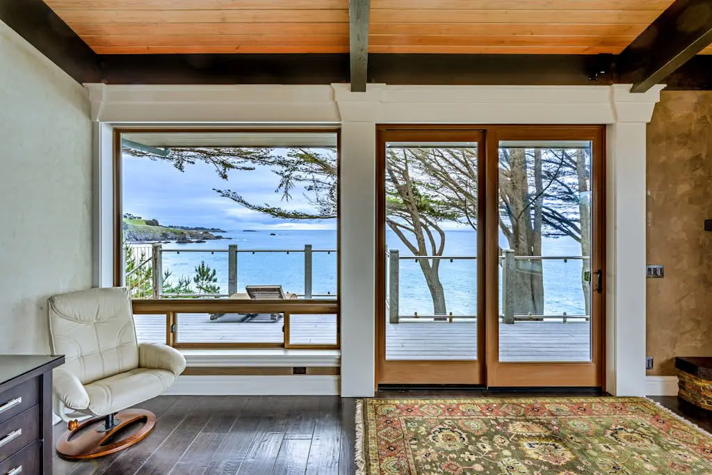 Oceanfront Dream Hideaway - Luxury blufftop home with hot tub, wraparound deck, gourmet kitchen & ocean view