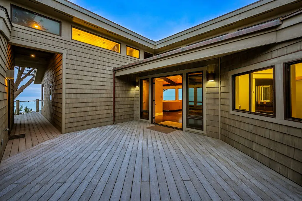 Oceanfront Dream Hideaway - Luxury blufftop home with hot tub, wraparound deck, gourmet kitchen & ocean view