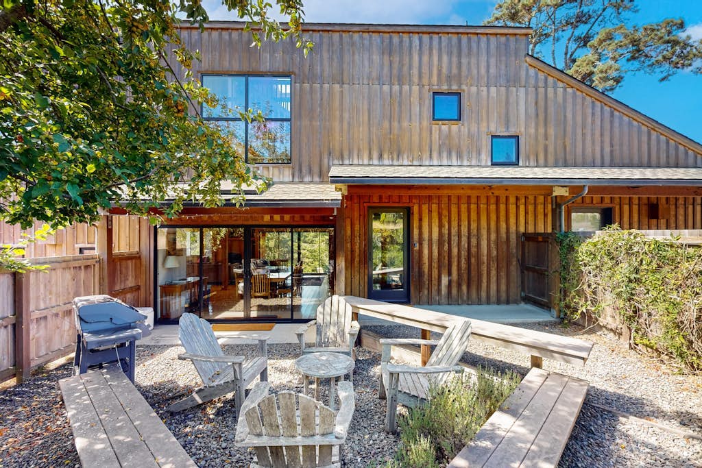 Pull up a chair on the deck and watch the fog roll in over miles of open ocean. End the day in your private hot tub with the ocean as your soundtrack. Curl up by the fireplace as fog rolls in off the Pacific. Room for 7 in this 4-bedroom home. Near the heated community pool. The Sonoma Coast's best-kept secret is waiting for you. The ocean soundtrack never stops here -- waves at dawn, crashing surf at dusk. Morning fog and afternoon sun create a rhythm you'll settle into by day two.