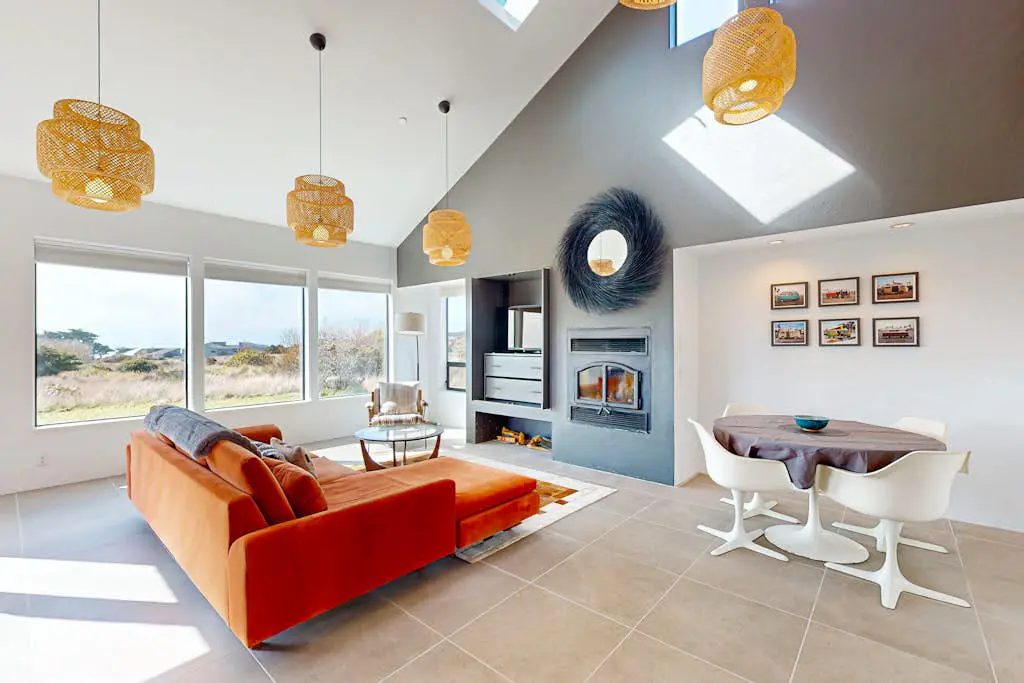 Blue Mermaid - Ocean-view home with hot tub near Walk On Beach, dogs welcome