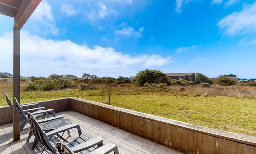 Blue Mermaid - Ocean-view home with hot tub near Walk On Beach, dogs welcome