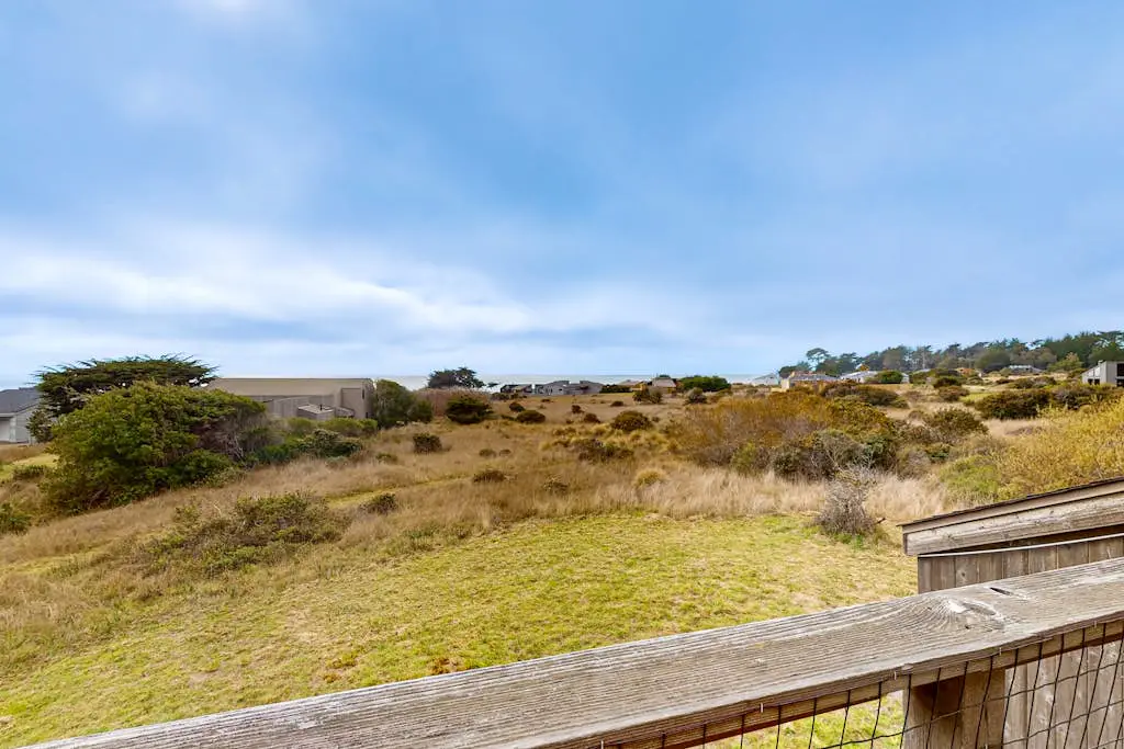 Blue Mermaid - Ocean-view home with hot tub near Walk On Beach, dogs welcome