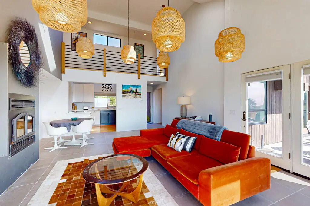 Blue Mermaid - Ocean-view home with hot tub near Walk On Beach, dogs welcome