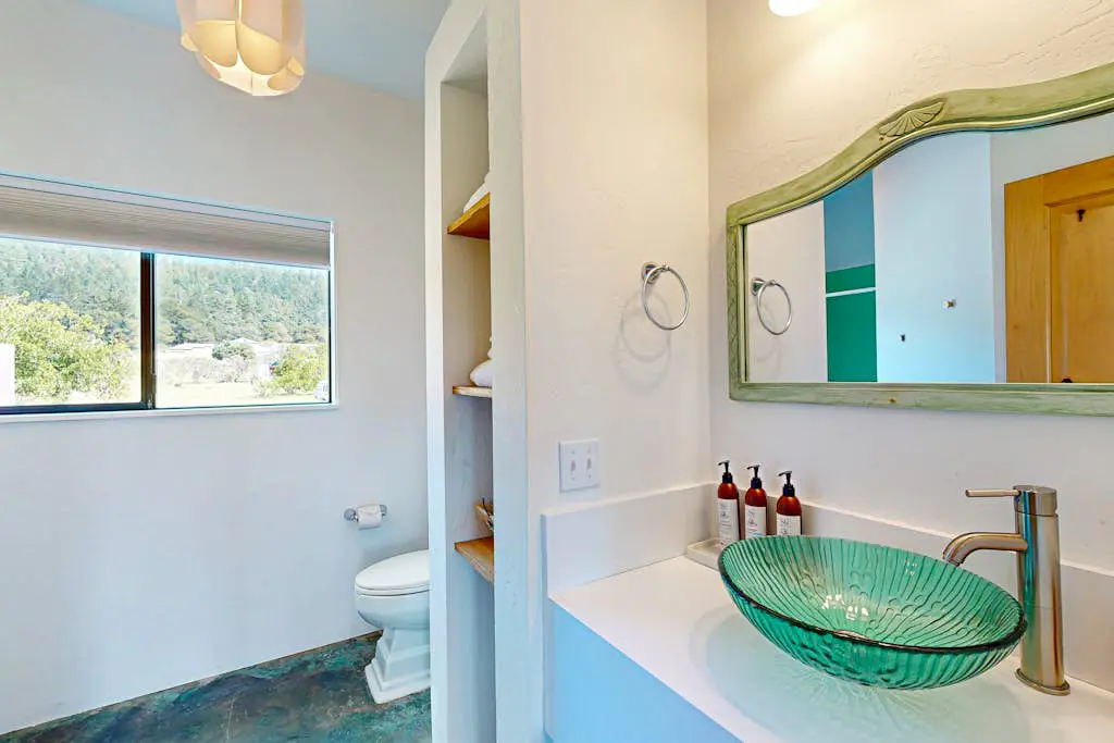 Blue Mermaid - Ocean-view home with hot tub near Walk On Beach, dogs welcome