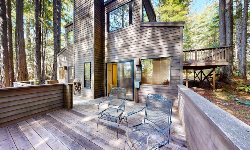 Fox Run - Award-winning forest retreat on a private redwood acre