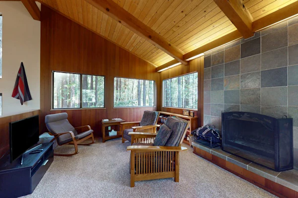 Fox Run - Award-winning forest retreat on a private redwood acre