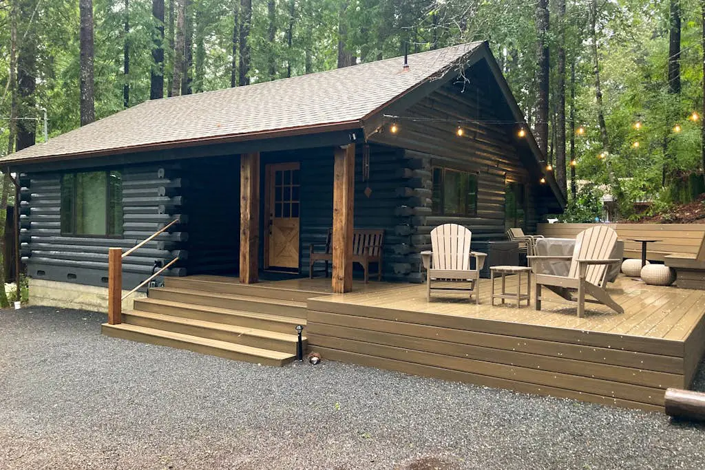 Cabin Fever - Forest cabin with large deck in private setting - close to beaches and town
