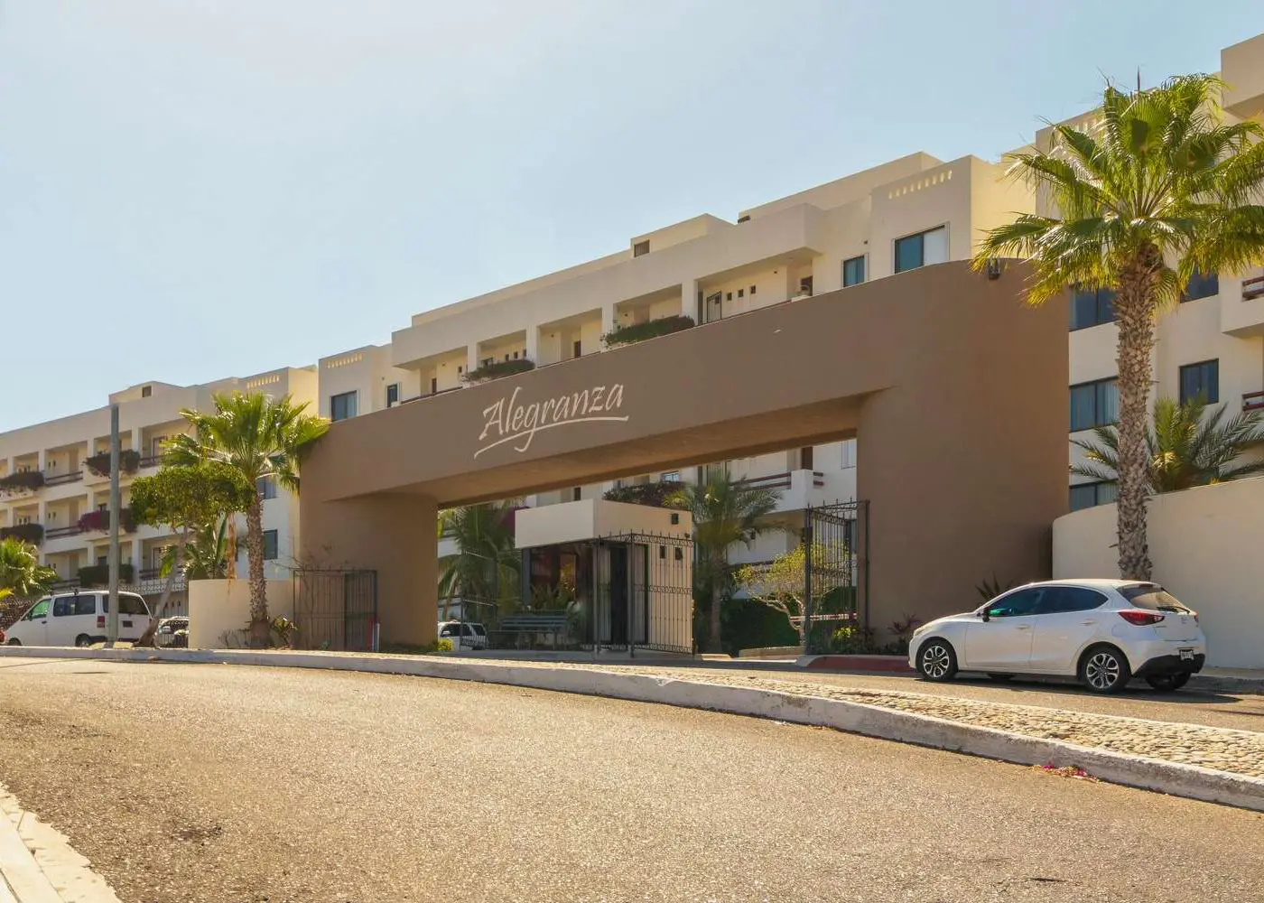 3BR Ocean and City View - Pool - Tennis