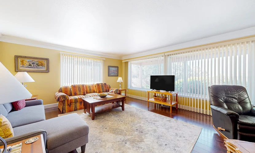 Privacy and stunning views await at this spacious Santa Fe retreat near plaza