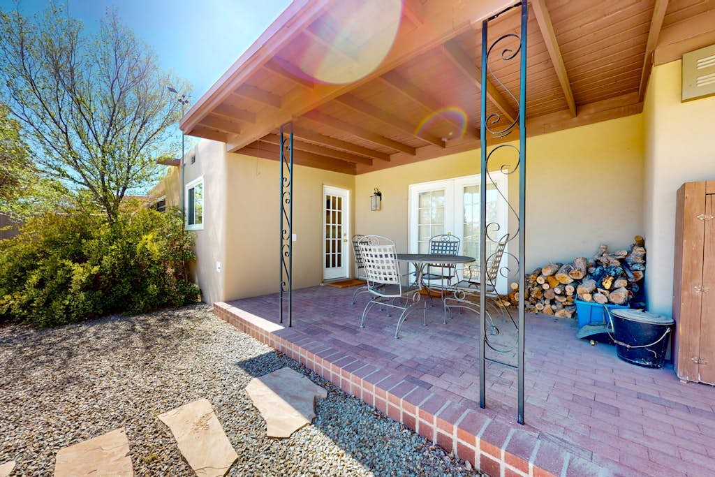 Privacy and stunning views await at this spacious Santa Fe retreat near plaza