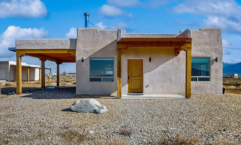 Cozy, dog-friendly home on 3 acres, with incredible views, wood stove, WIFI