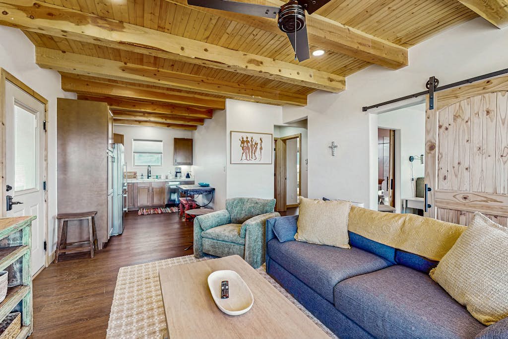 Cozy, dog-friendly home on 3 acres, with incredible views, wood stove, WIFI