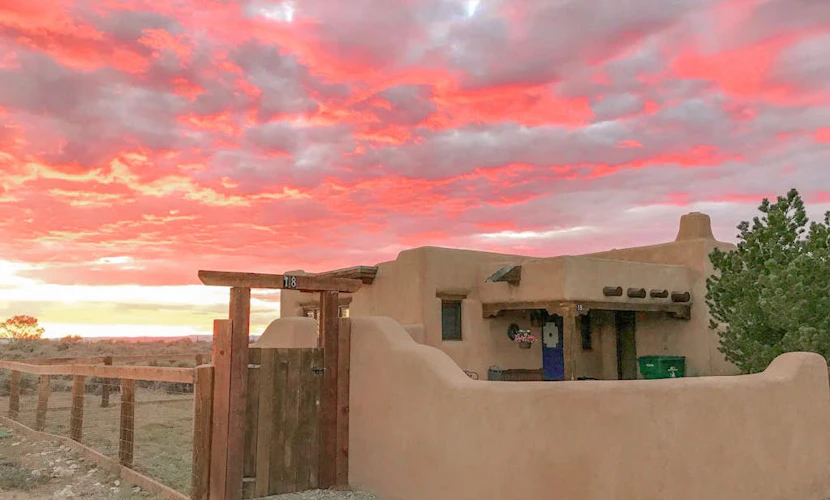 Charming adobe home with mountain views & natural light - central to attractions