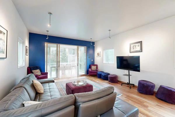 Ultra-Modern Home | Sunroom with Big Views | Walk to Kachina Lift