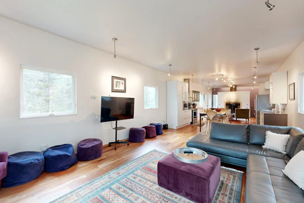 Ultra-Modern Home | Sunroom with Big Views | Walk to Kachina Lift