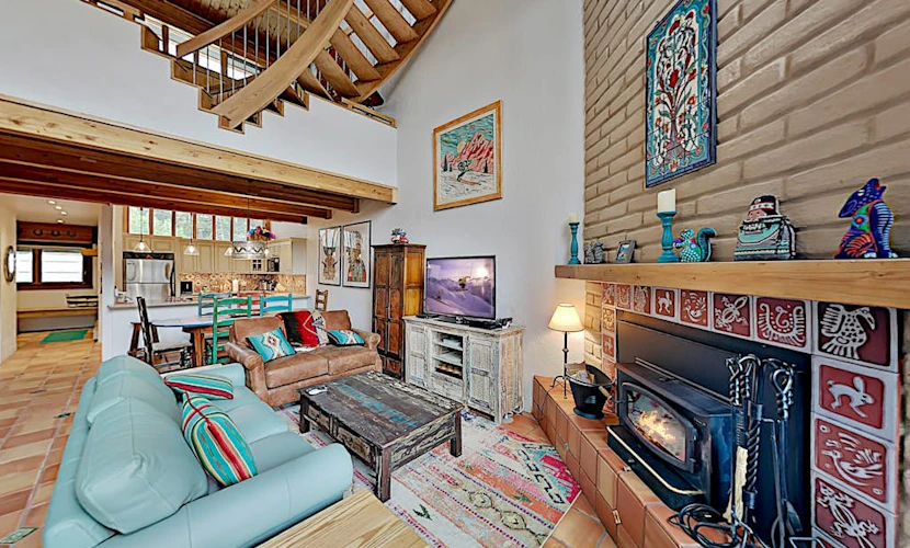 Slopeside Penthouse | 2 Mountain-View Balconies, Fireplace & Covered Parking