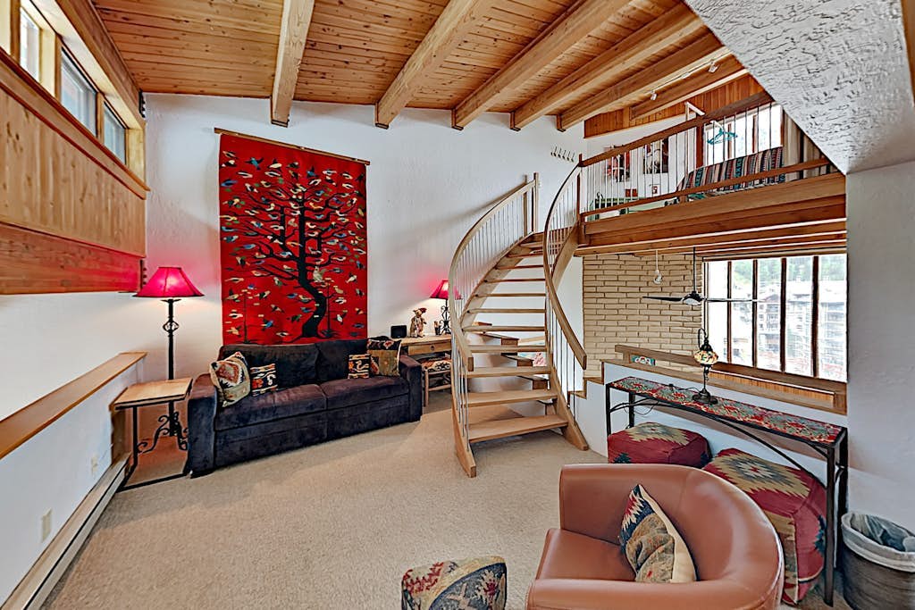 Slopeside Penthouse | 2 Mountain-View Balconies, Fireplace & Covered Parking