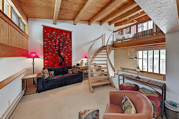 Slopeside Penthouse | 2 Mountain-View Balconies, Fireplace & Covered Parking