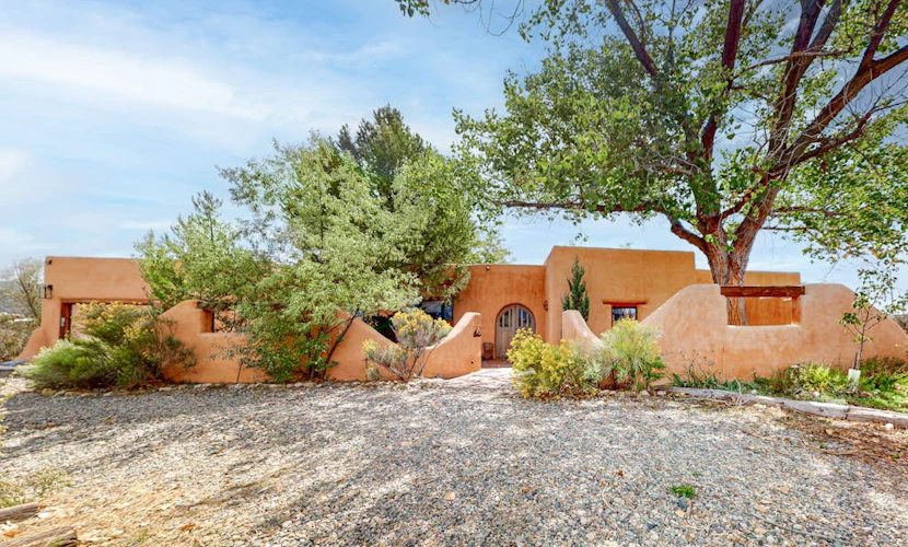 Mtn-view home with private hot tub, fireplace, private patio, grill, streaming