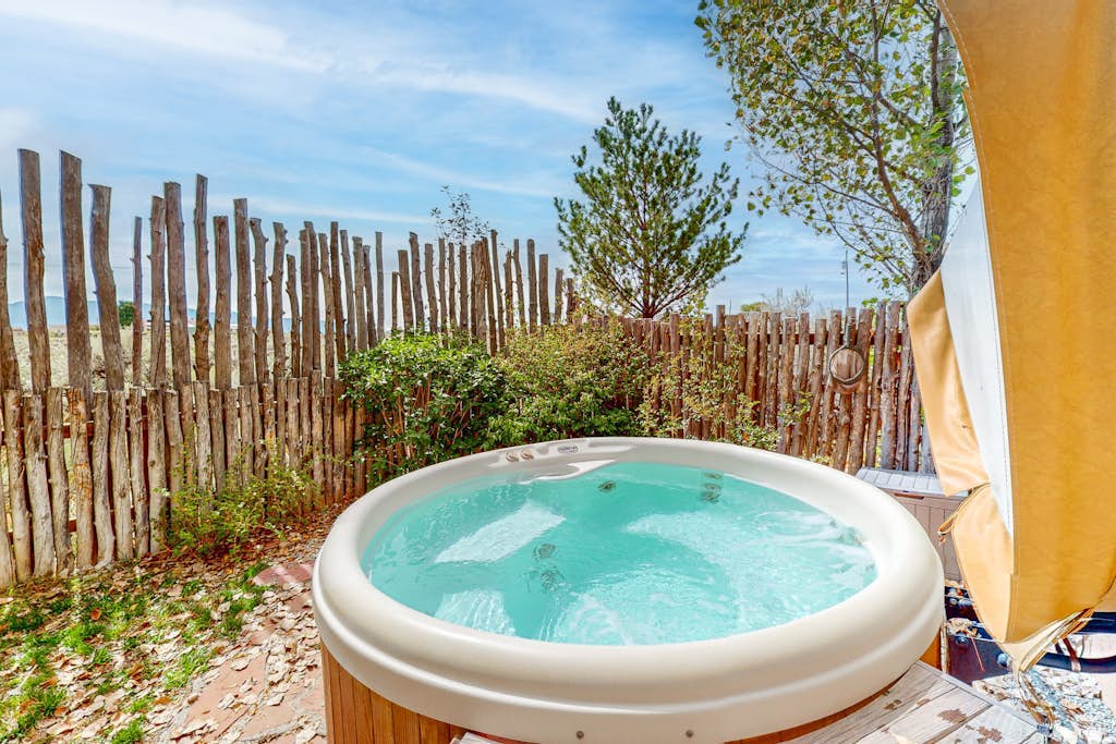 Mtn-view home with private hot tub, fireplace, private patio, grill, streaming