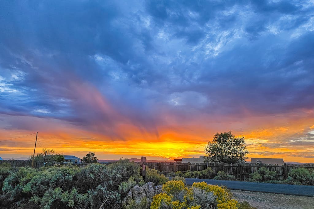 Southwestern home with hot tub, mountain views, & ping pong