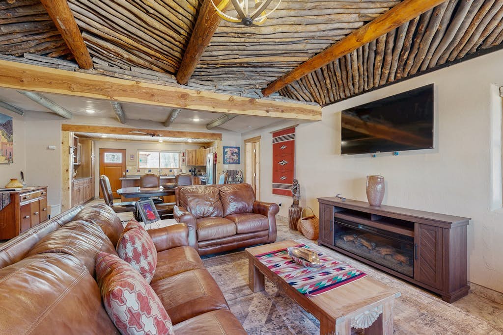 Remodeled home with spectacular view of El Salto Mountain & fireplace - dogs ok