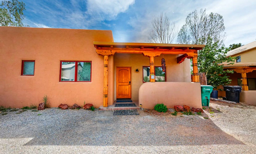 Cozy Oasis Near Taos Plaza w/ Private Backyard & Grill - Drive to Ski Valley