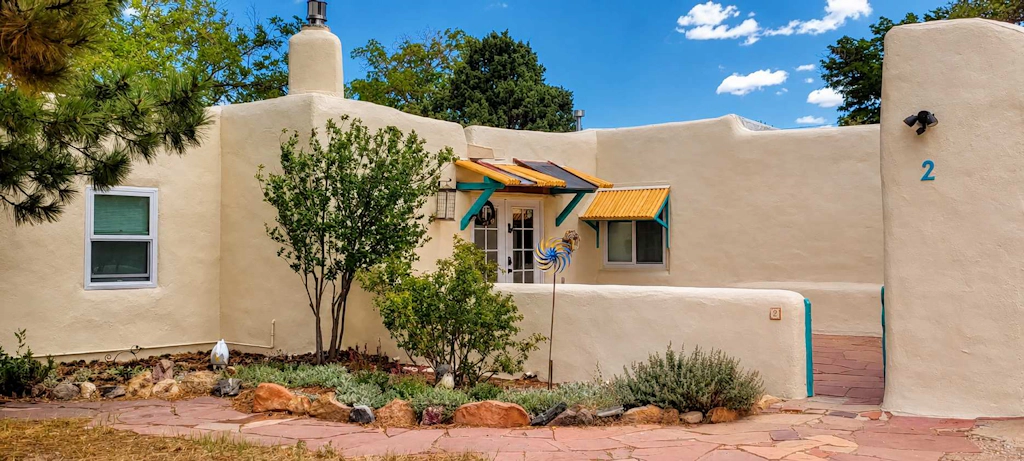 The Birdhouse - Historic Adobe Architecture