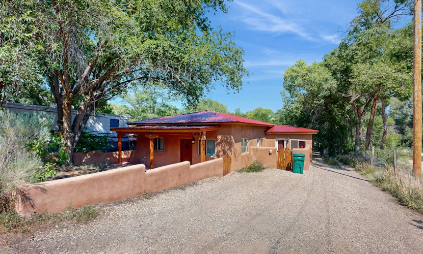 Renovated Modern Adobe Home | Outdoor Oasis & Steam Showers | Walk to Taos Plaza