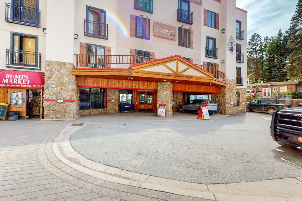 Majestic Alpine Retreat