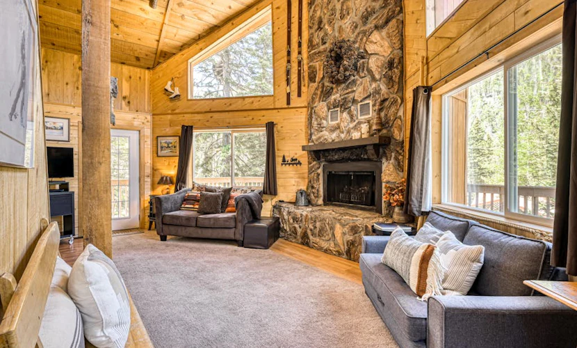 Amazing A-frame with mountain-view deck - walk to lifts, fireplace, dog-friendly
