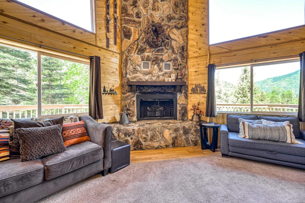 Amazing A-frame with mountain-view deck - walk to lifts, fireplace, dog-friendly