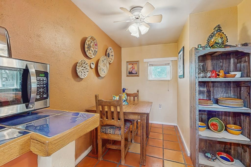 Dog-friendly getaway with a gas fireplace, full kitchen, & patio