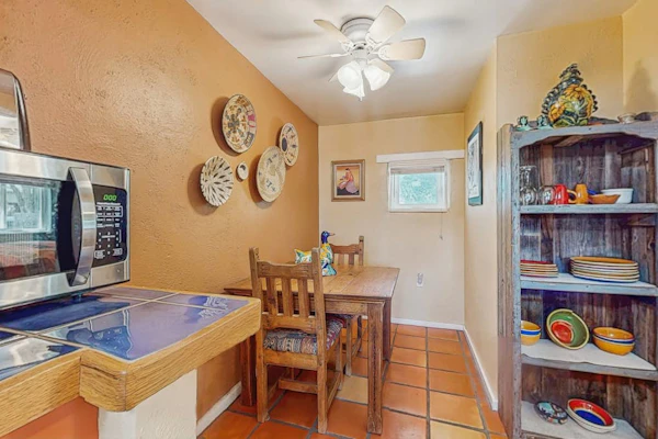 Dog-friendly getaway with a gas fireplace, full kitchen, & patio