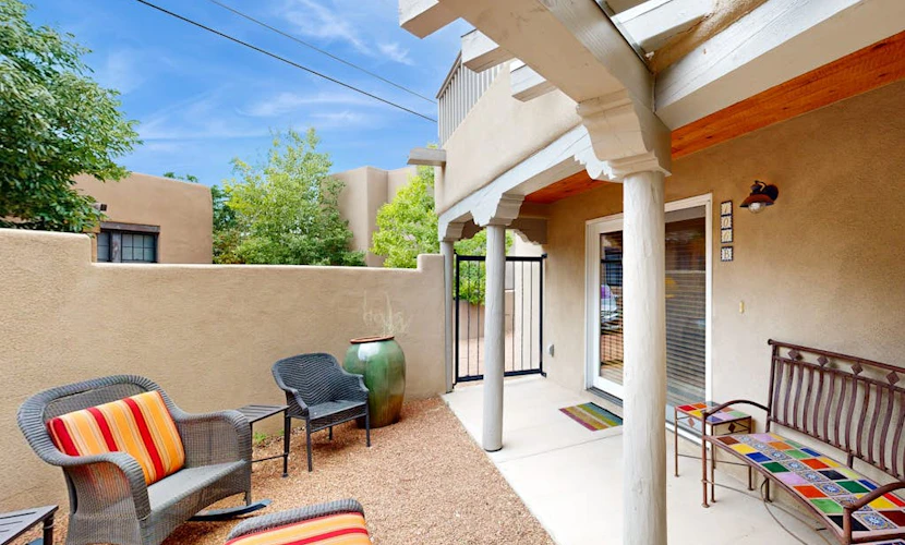 Susan's Hideaway: 2 Master Suites & Ample Outdoor Living - Walk to Plaza